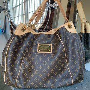 Louis Vuitton GM galliera excellent condition
